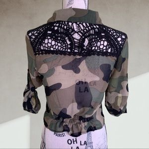 Camouflage & crotchet top xs